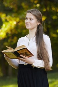 портрет в осенем парке для выпускного альбома